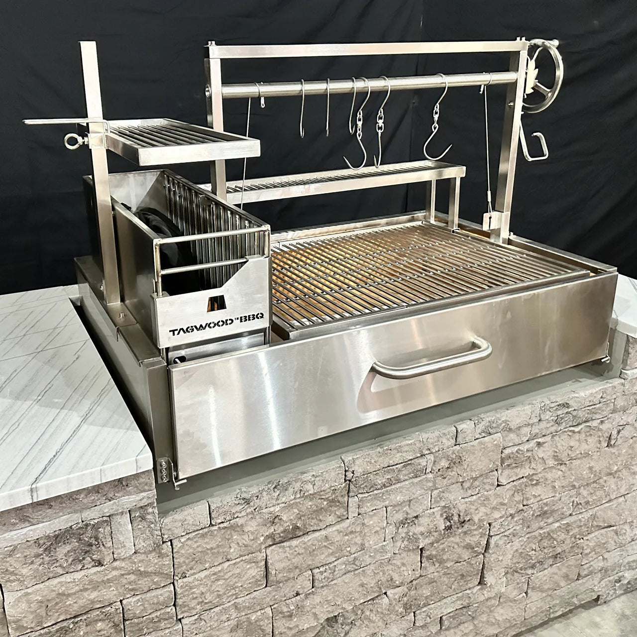 Tagwood BBQ25SS – XL Built‑In Argentine Stainless Steel Santa Maria Grill - Piratically Built