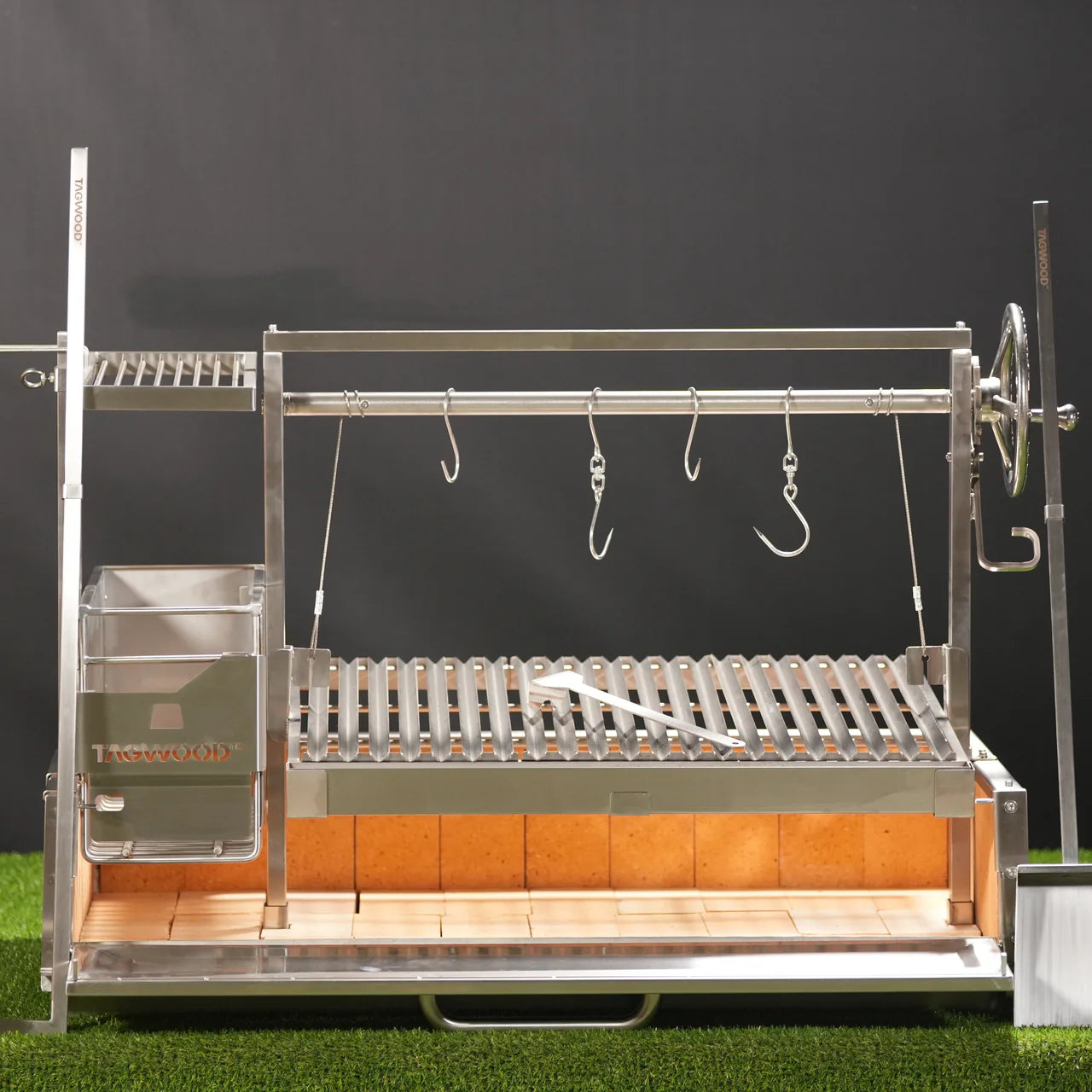 Tagwood BBQ25SS – XL Built‑In Argentine Stainless Steel Santa Maria Grill -  Piratically Built
